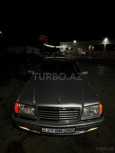 Mercedes C 240-1