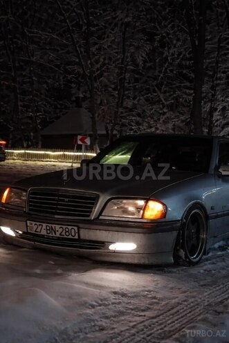 Mercedes C 240-11