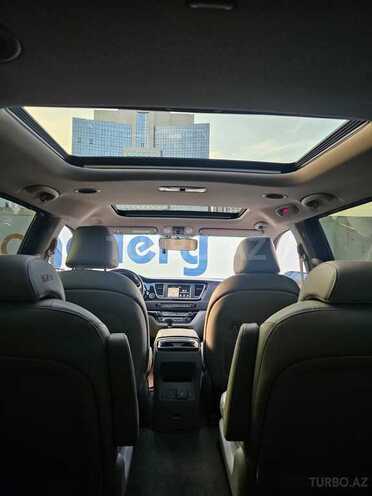 Kia Carnival-8