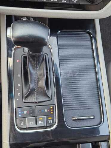 Kia Carnival-10
