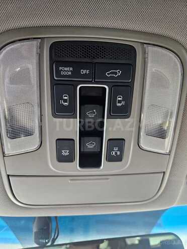 Kia Carnival-18
