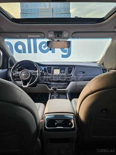 Kia Carnival-7