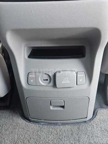 Kia Carnival-15