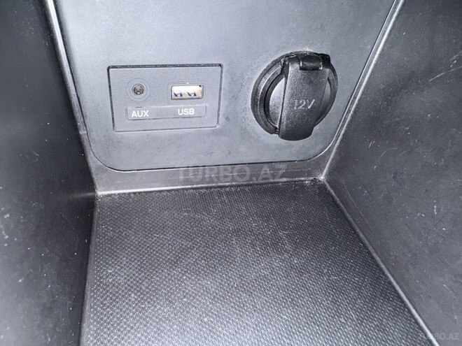 Hyundai Accent-4