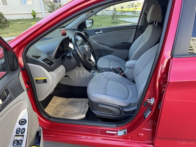 Hyundai Accent-21