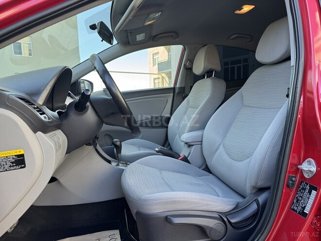 Hyundai Accent-20