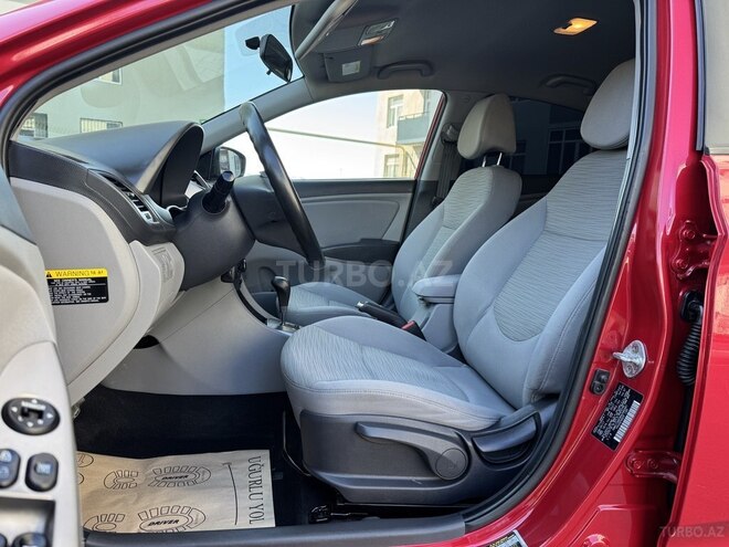 Hyundai Accent-19