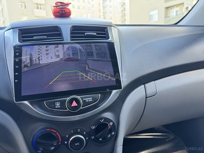 Hyundai Accent-3