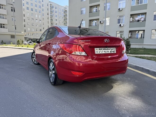 Hyundai Accent-14