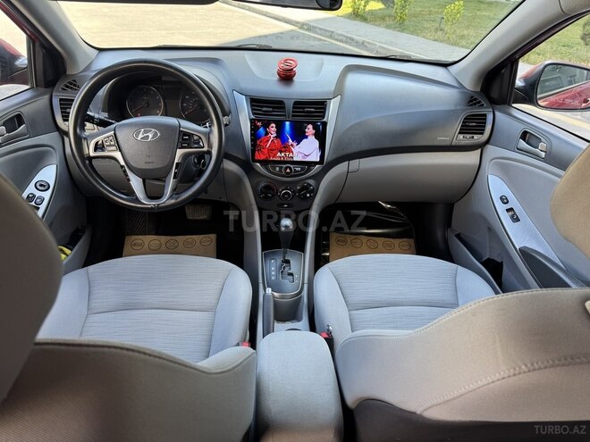 Hyundai Accent-18
