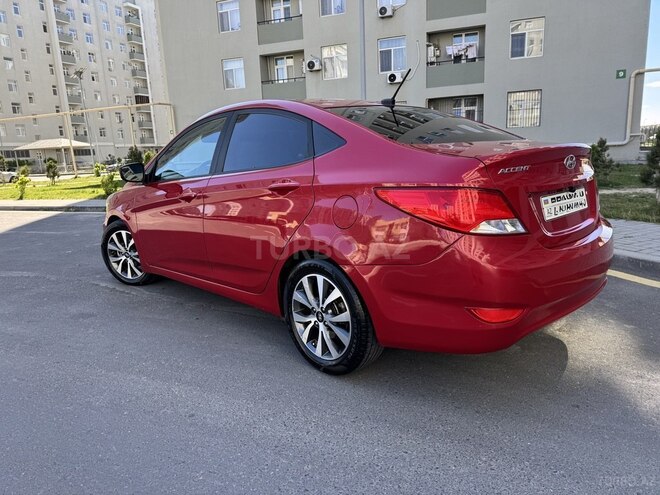 Hyundai Accent-15