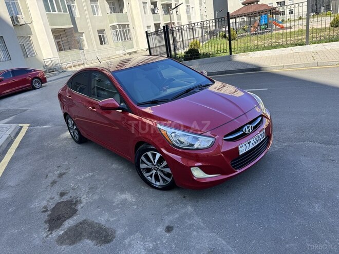 Hyundai Accent-12