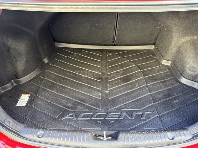 Hyundai Accent-6