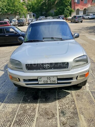 Toyota RAV4-1