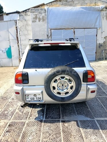 Toyota RAV4-7