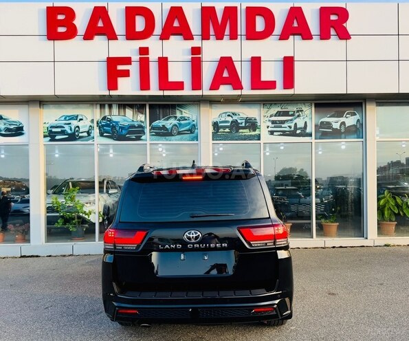Toyota Land Cruiser-7