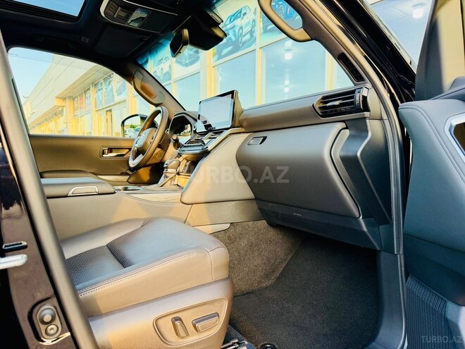 Toyota Land Cruiser-12