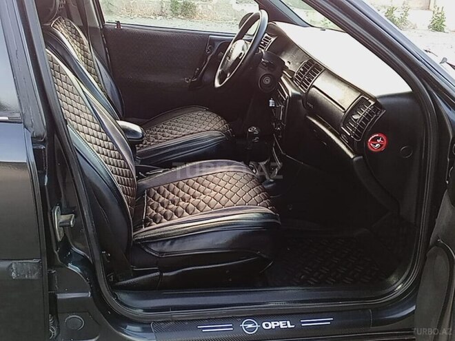 Opel Vectra-19