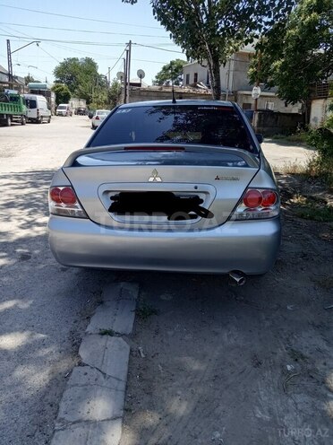 Mitsubishi Lancer-2