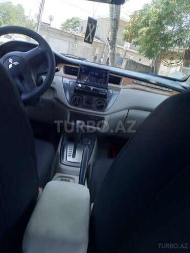 Mitsubishi Lancer-6