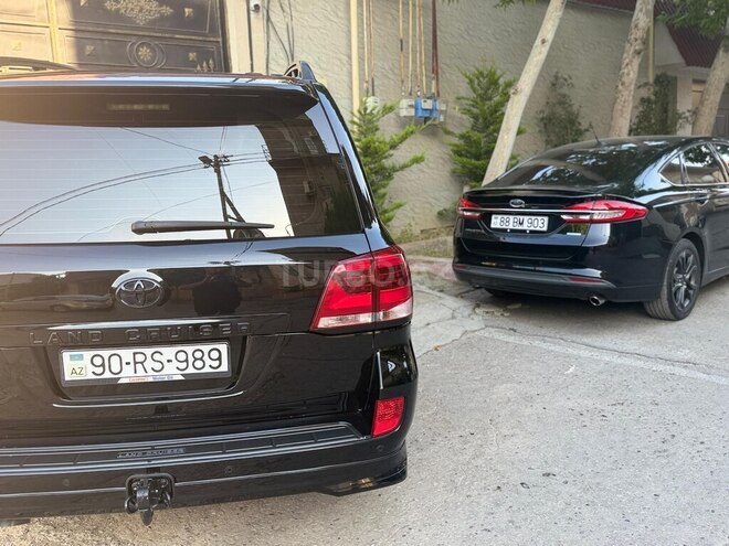 Toyota Land Cruiser-2