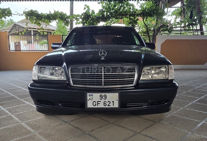 Mercedes C 200-1