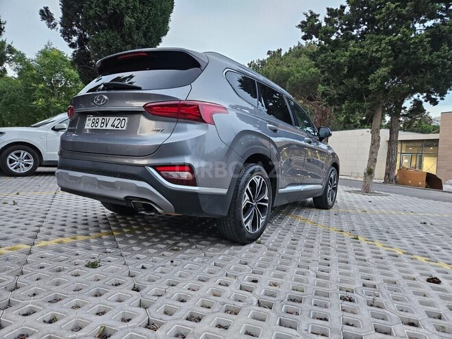Hyundai Santa Fe-13
