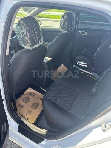 Kia Ceed-9