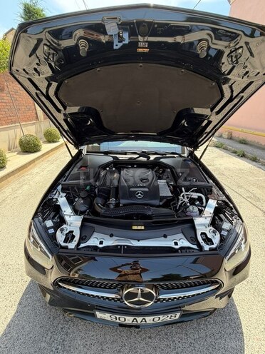 Mercedes E 300 e-4