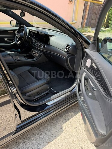 Mercedes E 300 e-9