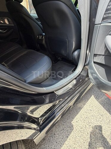 Mercedes E 300 e-17