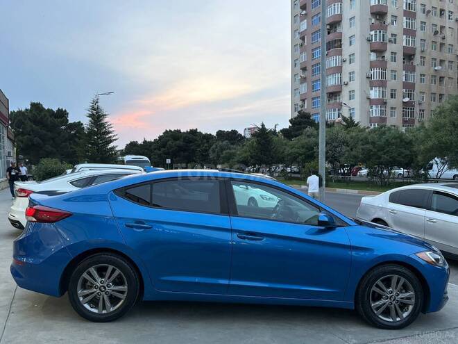 Hyundai Elantra-7