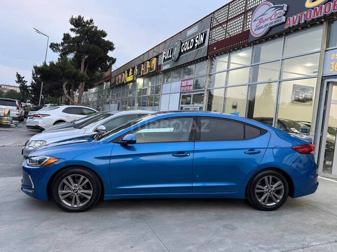 Hyundai Elantra-8