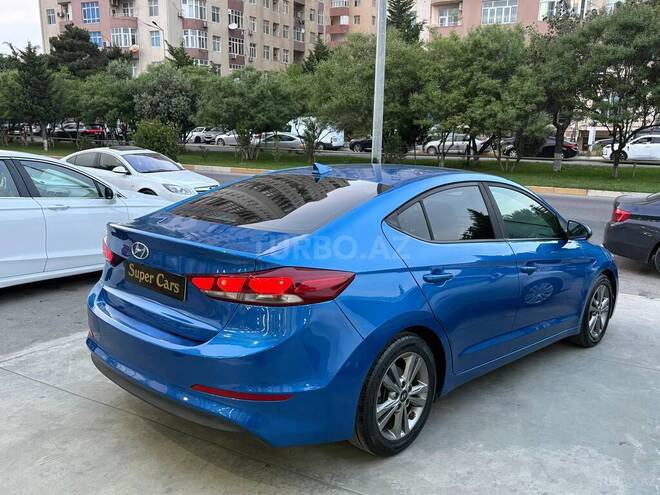 Hyundai Elantra-5