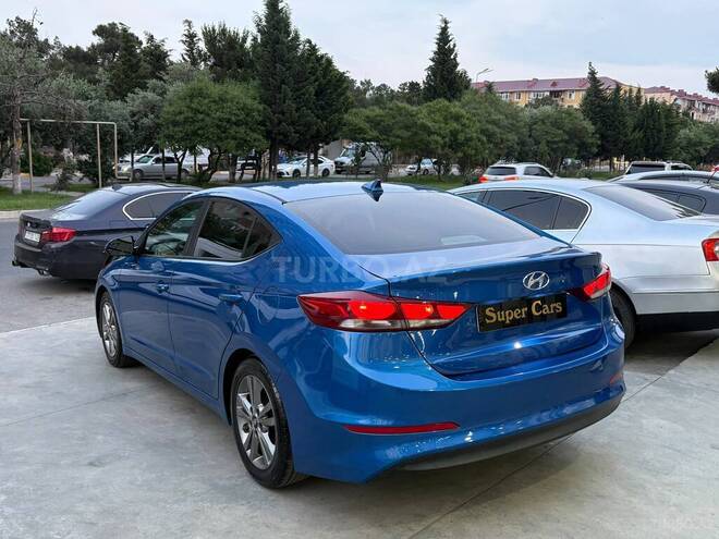 Hyundai Elantra-4
