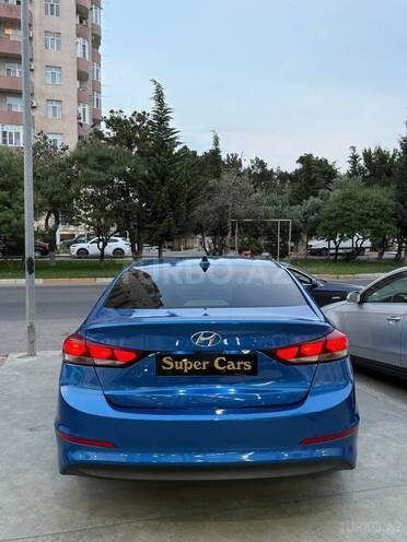 Hyundai Elantra-6