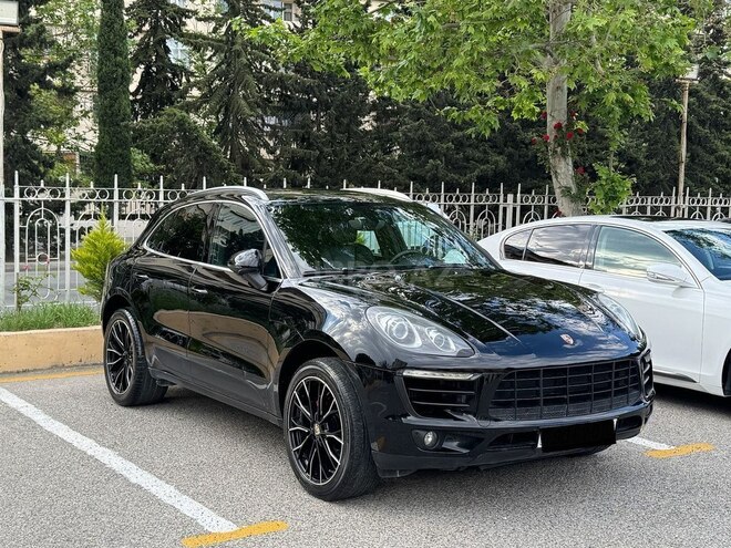 Porsche Macan GTS-3