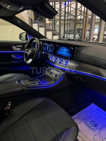 Mercedes E 300 de-10