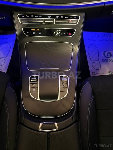 Mercedes E 300 de-11