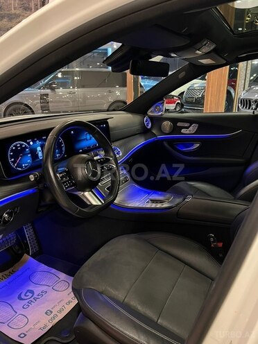 Mercedes E 300 de-9