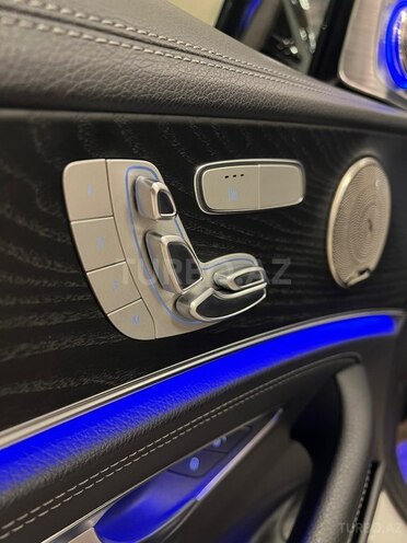 Mercedes E 300 de-14