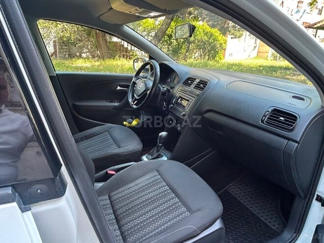 Volkswagen Polo-8