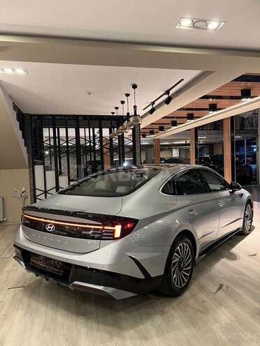 Hyundai Sonata-6