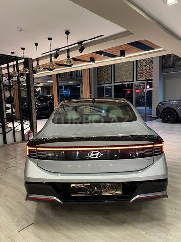 Hyundai Sonata-5