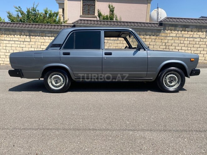 LADA (VAZ) 2107-2