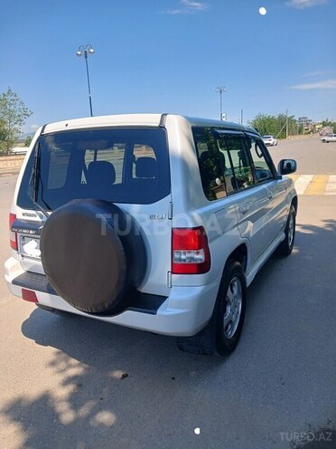 Mitsubishi Pajero io-5