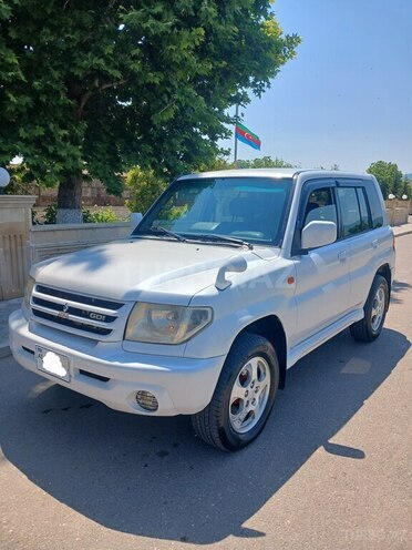 Mitsubishi Pajero io-3