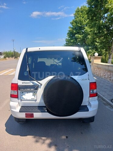 Mitsubishi Pajero io-4