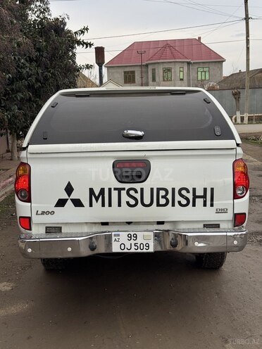 Mitsubishi L200-5