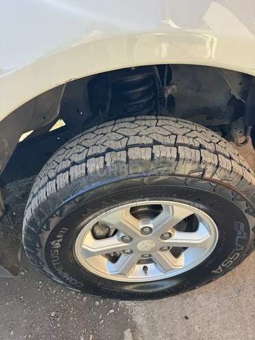 Mitsubishi L200-10